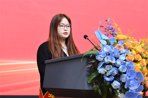 173733393660627497C2.jpg 12.5刘菲菲.jpg
